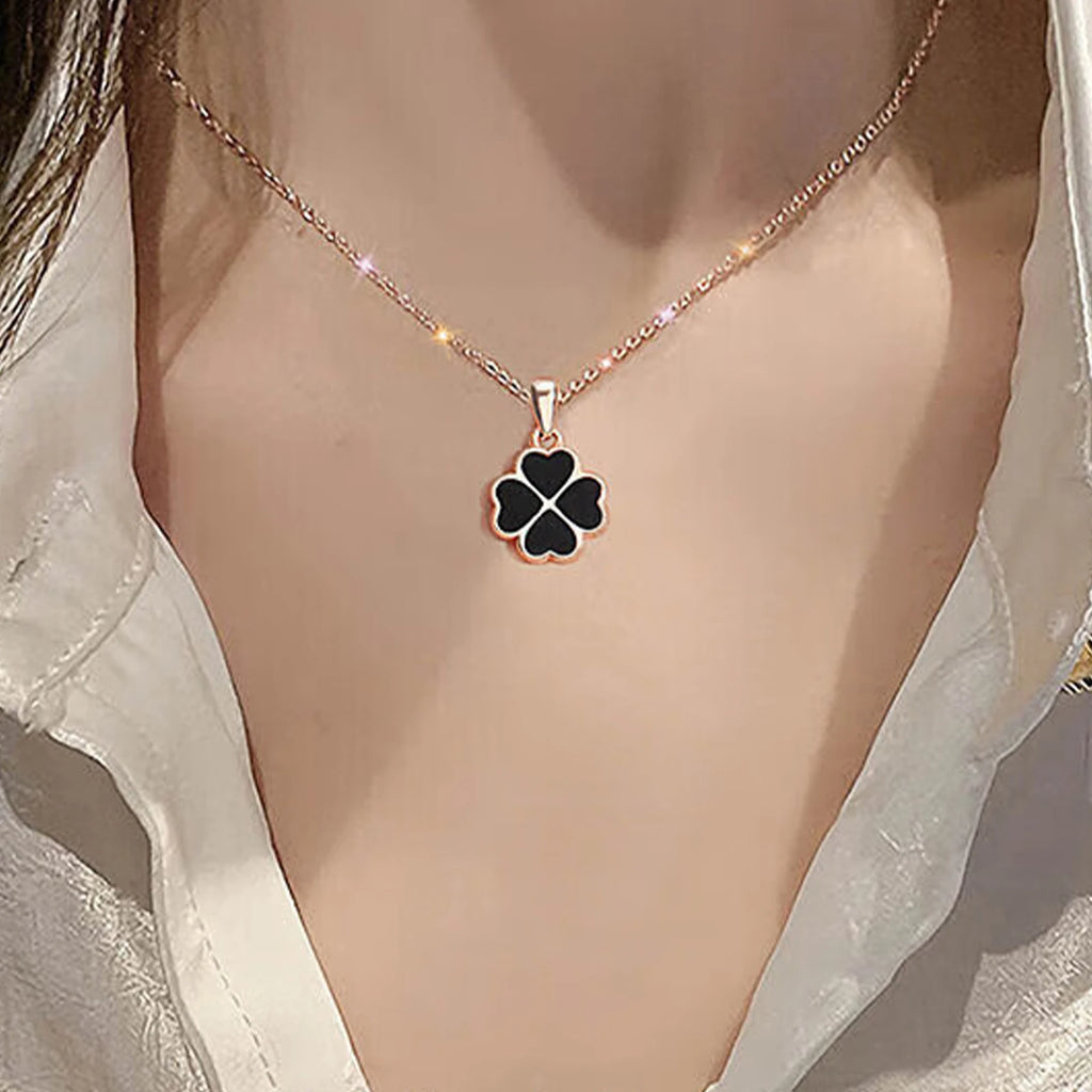 Elegant and Exquisite Clover Pendant Necklace, High-Quality Jewelry, Suitable for Women and Couples, Necklace that Changes Color