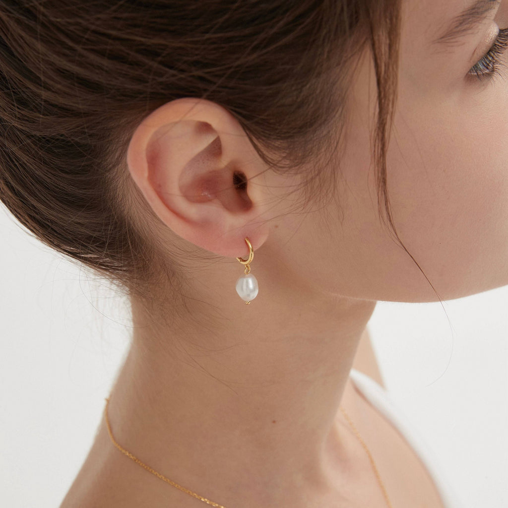 1 Pair Sterling Silver Freshwater Pearl Earrings