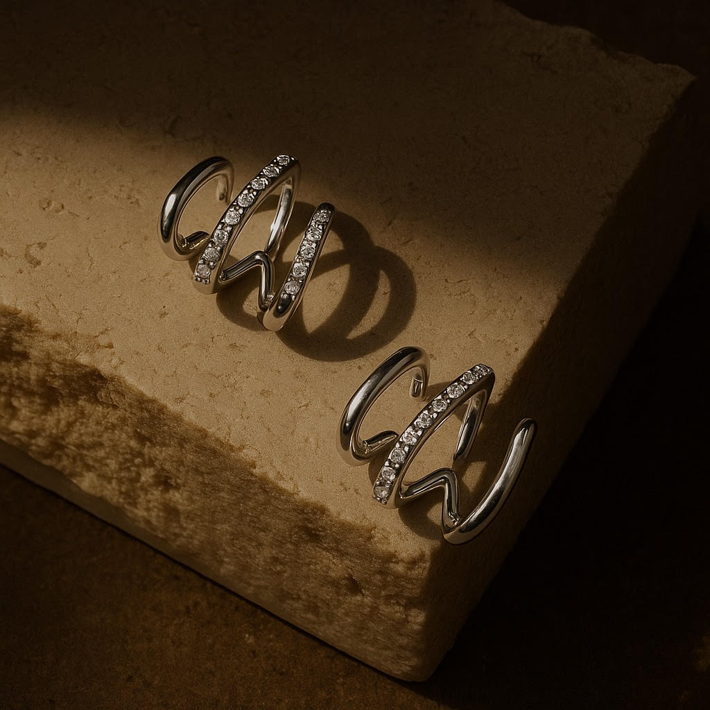 Velira LuxeClaw Stud Set